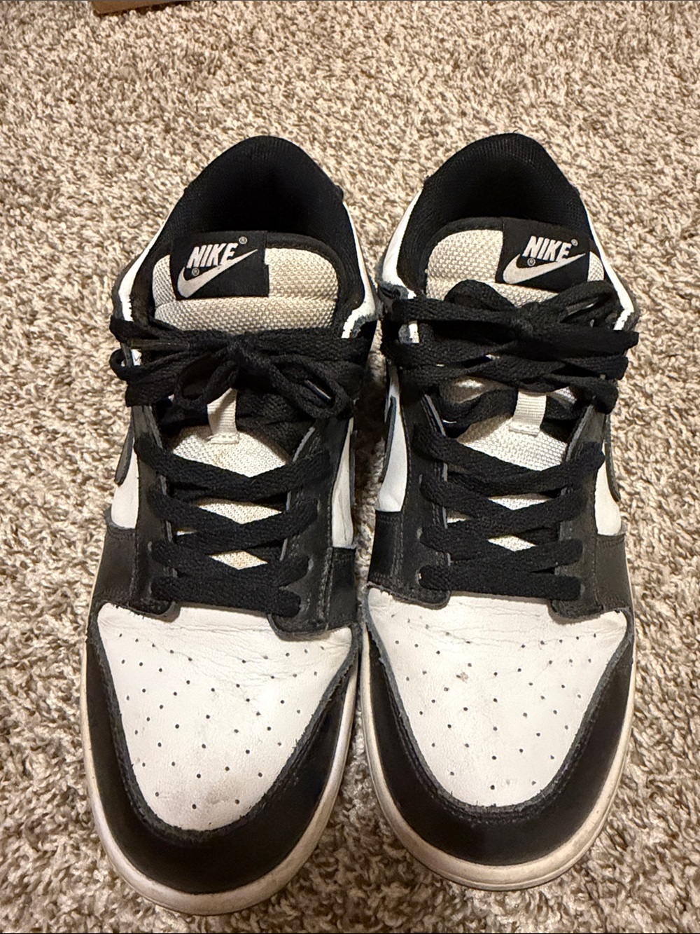 Nike Black & White Men’s Low-Top Sneakers